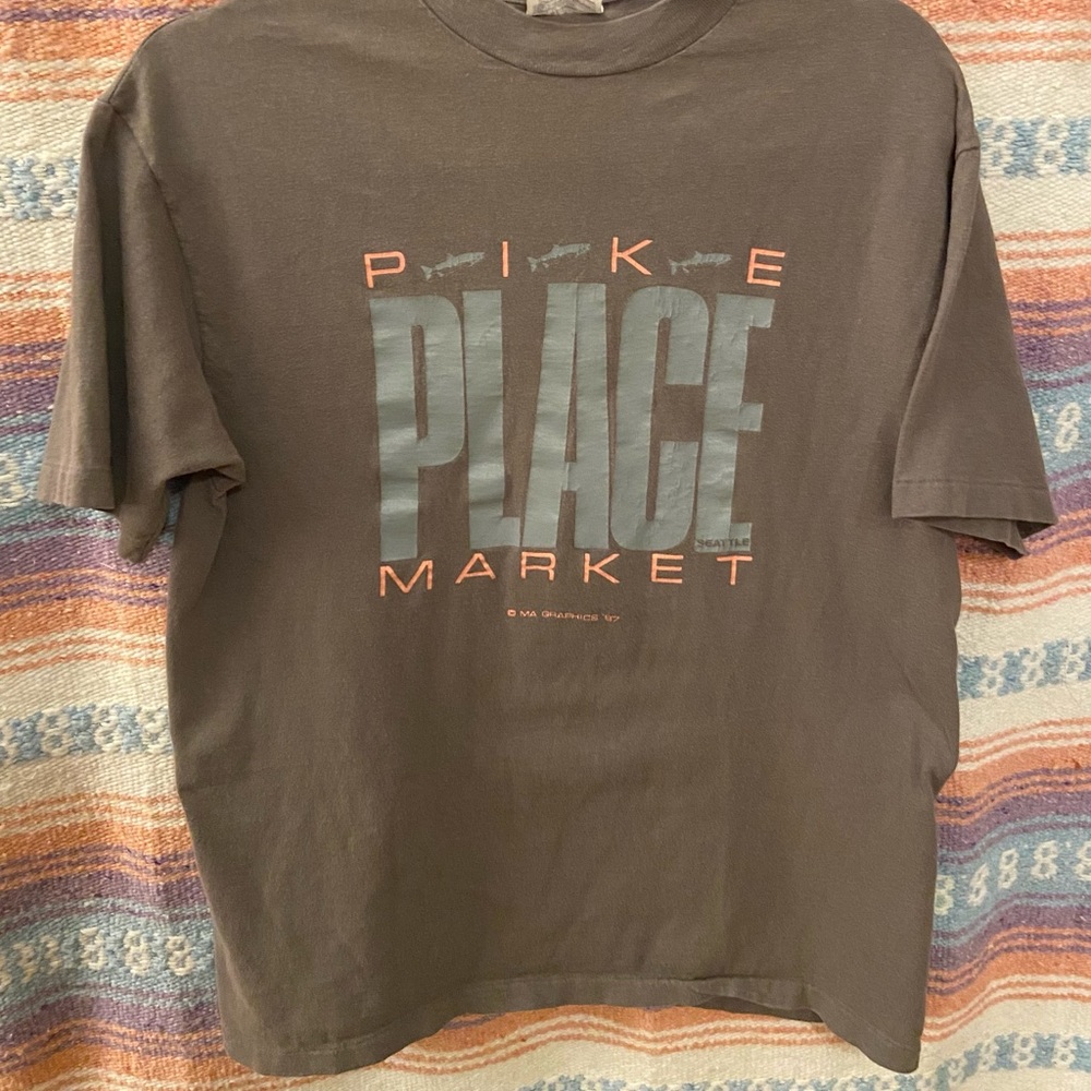 Vintage Pike Place Market Tee Shirt Seattle MA Graphics 1987